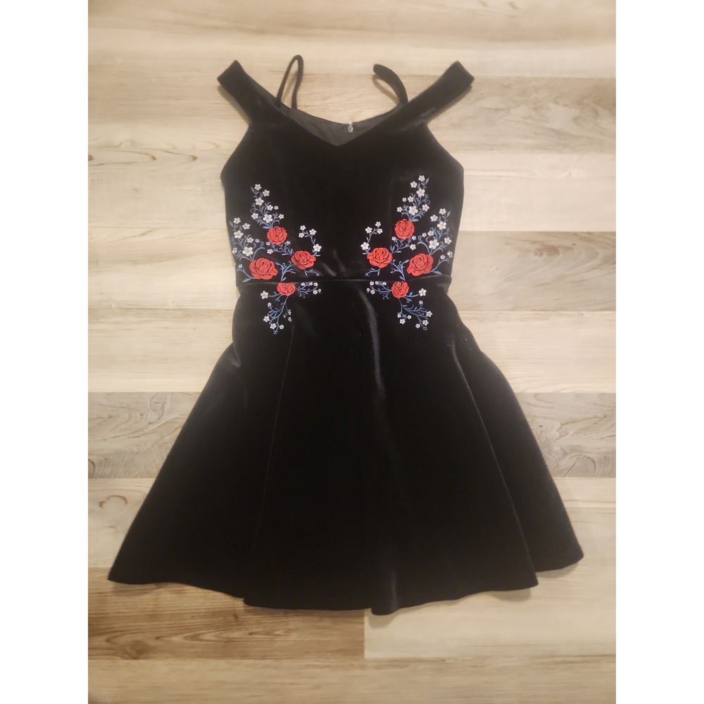 Francescas Dress Small Black Velvet Embroidered Dark Floral Whimsy Goth Romantic